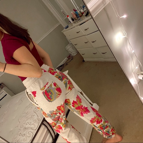 ❌❌SOLD❌❌ Anthropologie • Camilla Knit Joggers - Picture 2 of 11